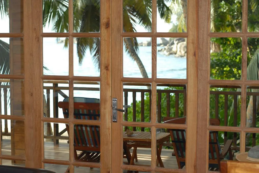Lilot Beach Chalets Гласи